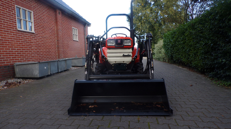 Kubota B1402DT met voorlader al vanaf €125,- per maand.